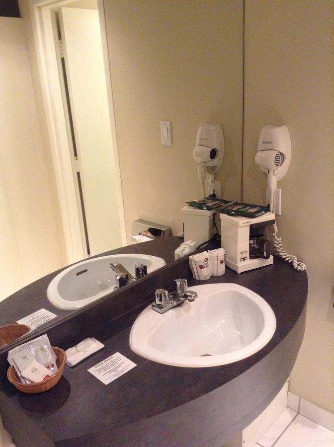 Sélectôtel Amqui Pastali Habitación foto